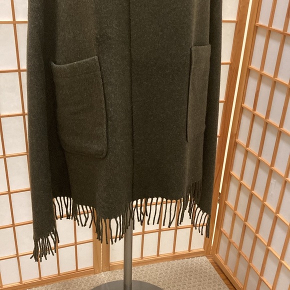 Ann Taylor Shaw Wrap. Like New - Picture 3 of 5